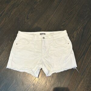 DL1961 vintage. Karlie short. White. Size 29.